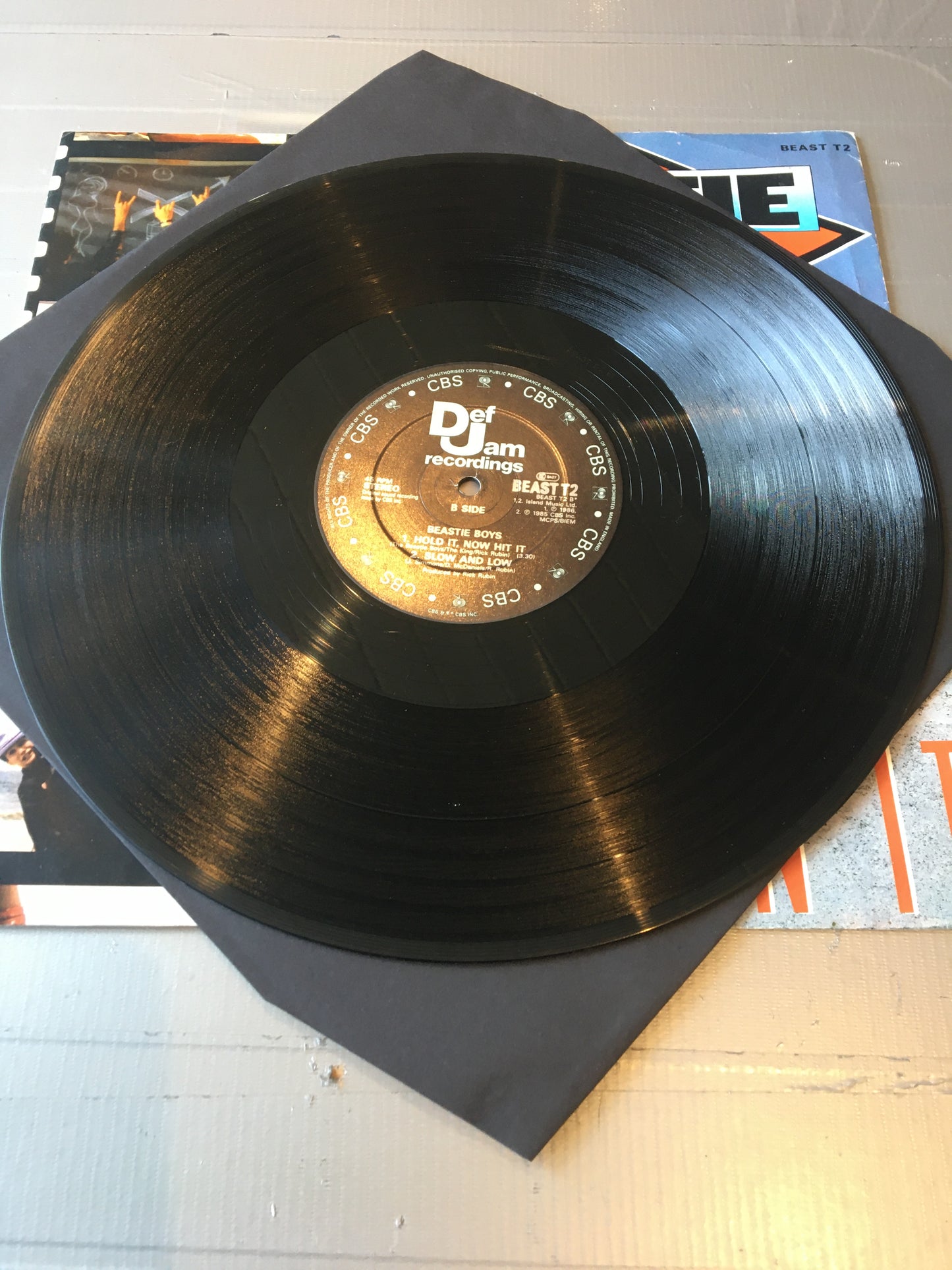 BEASTIE BOYS 1985 SHE’S ON IT