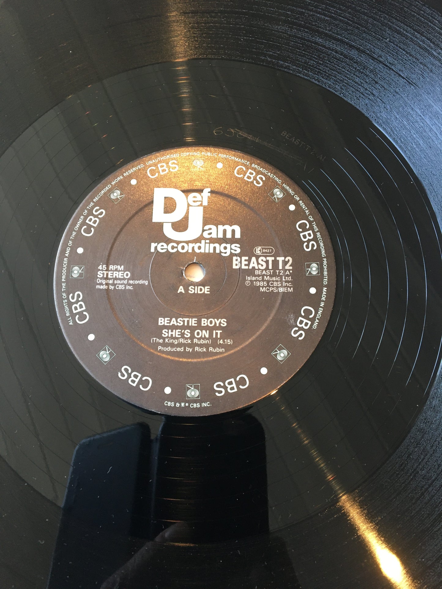 BEASTIE BOYS 1985 SHE’S ON IT