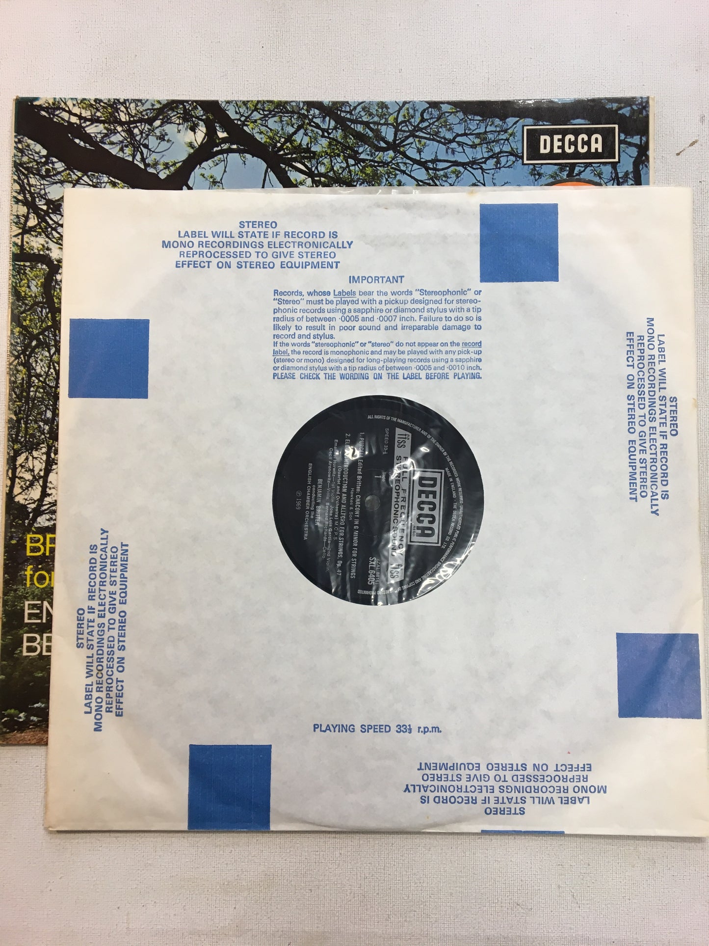 BENJAMIN BRITTEN LP ; CONDUCTS ENGLISH MUSIC